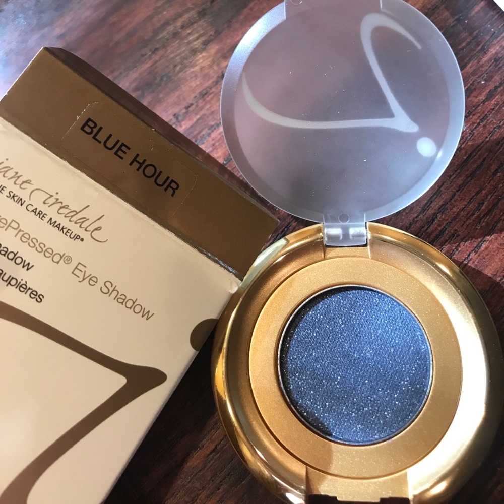 Makeup - Eyeshadow - Picture 3 of 4